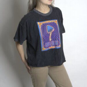Chic & Cheerful Women’s t-shirt Size Medium Black Purple Mushroom